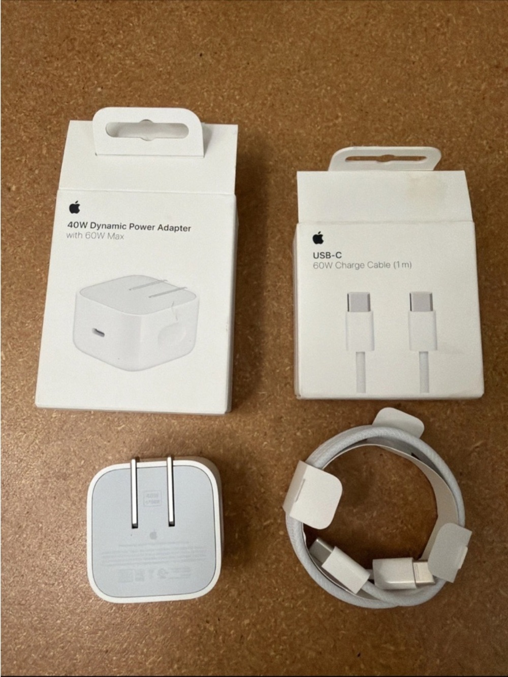 Apple 40W Dynamic Power Adapter - White